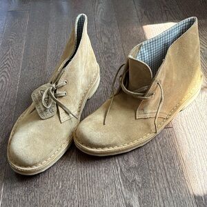 Clarks Women’s Tan Suede Desert Booties